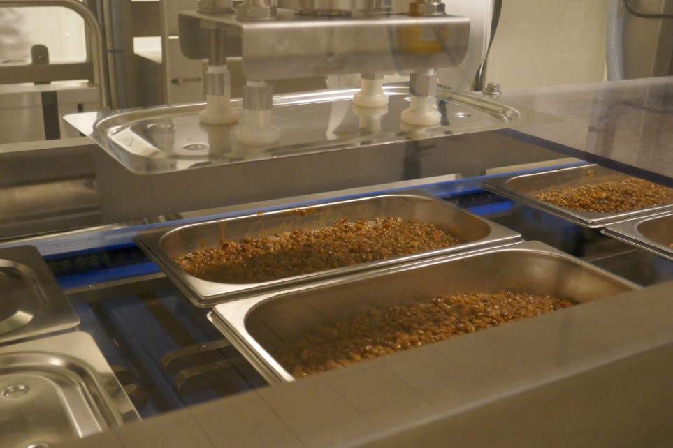 La cuisine centrale de Toulouse fera la prochaine rentrée scolaire en 100 % inox